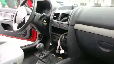 Veículo de Sucata renault clio ii fase i (b/cbo) 1.2 do ano 2003 alimentado d7fg726