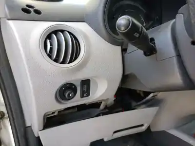 Veículo de Sucata citroen c3 1.4 do ano 2003 alimentado kfv