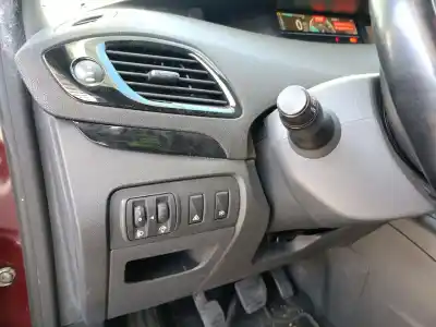 Veículo de Sucata renault grand scénic iii (jz0/1_) 1.6 dci (jz00, jz12) do ano 2013 alimentado r9ma402