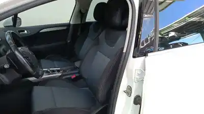 Veículo de Sucata citroen c4 lim. 1.6 hdi fap do ano 2011 alimentado 9h05