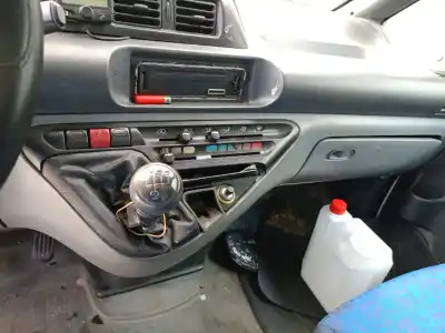 Veículo de Sucata citroen jumpy i (u6u_) 2.0 hdi 95 do ano 2006 alimentado rhx