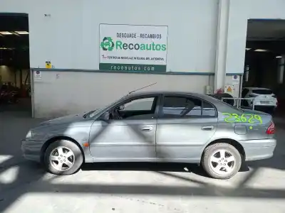 Veículo de Sucata TOYOTA AVENSIS BERLINA (T 22)  do ano 2002 alimentado 1CDFTV