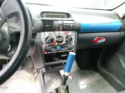 Veículo de Sucata opel corsa b 1.2 16v cat (x 12 xe / lw4) do ano 1999 alimentado x12xe