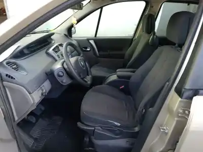 Veicolo di demolizione renault scénic ii (jm0/1_) 1.6 16v (jm1r) dell'anno 2008 alimentato k4m9766