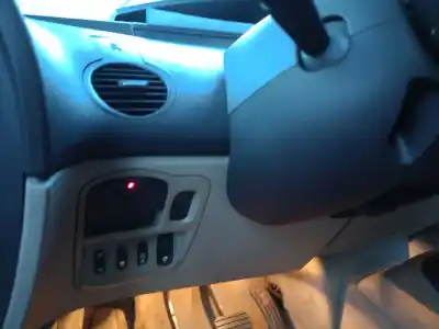 Veicolo di demolizione renault espace iv (jk0/1_) 2.0 dci (jk03 jk04 jk1c jk1g jk1j jk1k) dell'anno 2007 alimentato m9rc7
