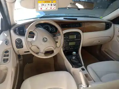 Scrapping Vehicle jaguar x-type i (x400) 2.5 v6 a las 4 ruedas of the year 2001 powered xb