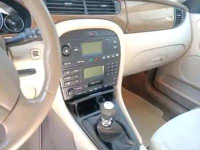 Scrapping Vehicle jaguar x-type i (x400) 2.5 v6 a las 4 ruedas of the year 2001 powered xb