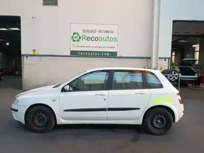 Veicolo di demolizione fiat stilo (192_) 1.6 16v (192_xb1a) dell'anno 2002 alimentato 182b6000