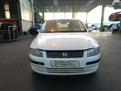 Veicolo di demolizione fiat stilo (192_) 1.6 16v (192_xb1a) dell'anno 2002 alimentato 182b6000