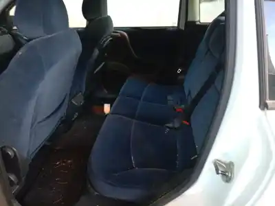 Veicolo di demolizione fiat stilo (192_) 1.6 16v (192_xb1a) dell'anno 2002 alimentato 182b6000