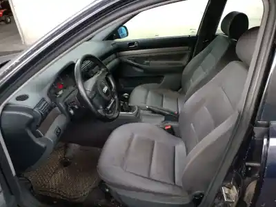 Veículo de Sucata audi a4 berlina (b5) 1.8 do ano 2000 alimentado avv