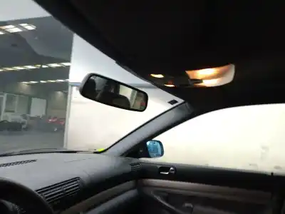 Veículo de Sucata audi a4 berlina (b5) 1.8 do ano 2000 alimentado avv