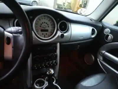 Здавання транспортного засобу mini mini (r50, r53) cooper року 2001 потужний w10b16a