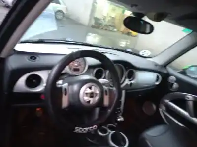 Здавання транспортного засобу mini mini (r50, r53) cooper року 2001 потужний w10b16a