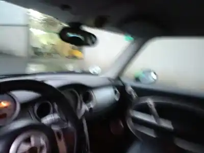 Здавання транспортного засобу mini mini (r50, r53) cooper року 2001 потужний w10b16a