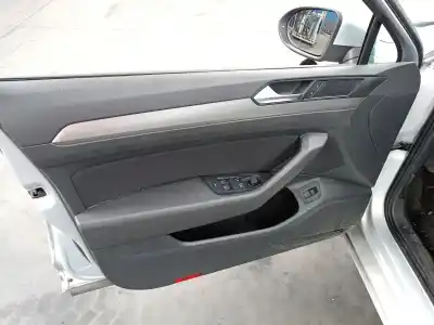 Veículo de Sucata volkswagen passat b8 variant (3g5, cb5) 2.0 tdi do ano 2015 alimentado crlb