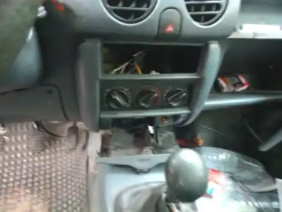 Здавання транспортного засобу renault kangoo (f/kc0) 1.9 diesel року 1998 потужний f8q