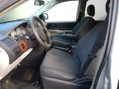 Vehicul casat chrysler grand voyager v (rt) 2.8 crd al anului 2009 alimentat vm64c