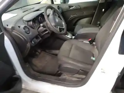 Veículo de Sucata opel meriva b 1.3 16v cdti do ano 2011 alimentado a13dte