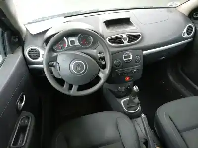 Veículo de Sucata renault clio iii 1.5 dci diesel do ano 2010 alimentado k9km768