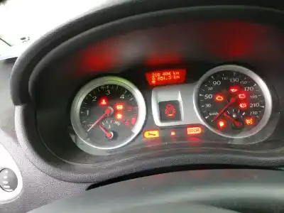 Veículo de Sucata renault clio iii 1.5 dci diesel do ano 2010 alimentado k9km768