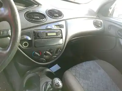 Veicolo di demolizione ford focus turnier (cak) 1.6 16v cat dell'anno 2001 alimentato fydb