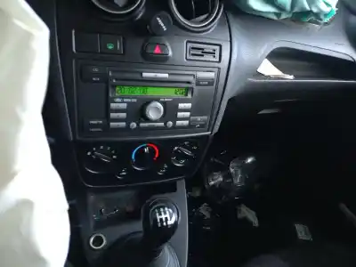 Veículo de Sucata ford fiesta (cbk) 1.3 cat do ano 2008 alimentado a9ja