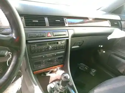 Scrapping Vehicle audi a6 berlina (4b2) 2.5 v6 24v tdi of the year 2001 powered akn