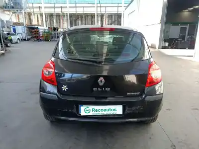 Veículo de Sucata renault clio iii 1.5 dci diesel do ano 2006 alimentado k9km768