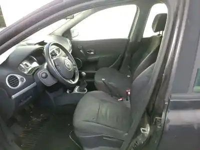 Veículo de Sucata renault clio iii 1.5 dci diesel do ano 2006 alimentado k9km768