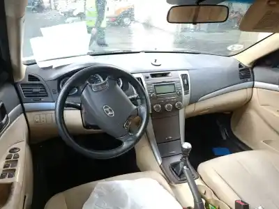 Veicolo di demolizione hyundai sonata v (nf) 2.0 crdi dell'anno 2009 alimentato d4ea