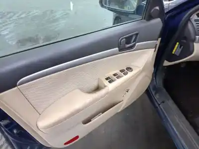 Veicolo di demolizione hyundai sonata v (nf) 2.0 crdi dell'anno 2009 alimentato d4ea