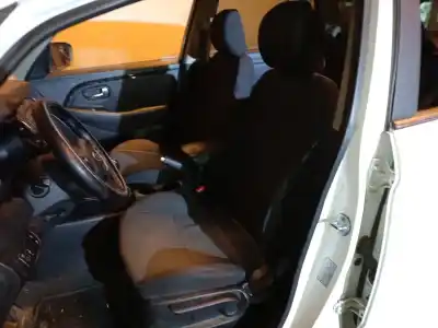 Veículo de Sucata kia carens iv 1.7 crdi do ano 2014 alimentado d4fd