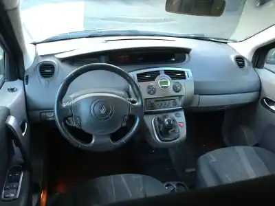 Veicolo di demolizione renault scénic ii (jm0/1_) 1.6 16v (jm1r) dell'anno 2006 alimentato k4md812