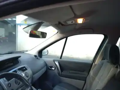 Veicolo di demolizione renault scénic ii (jm0/1_) 1.6 16v (jm1r) dell'anno 2006 alimentato k4md812