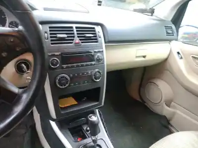 Здавання транспортного засобу mercedes-benz clase b (w245) 2.0 cdi cat року 2006 потужний 