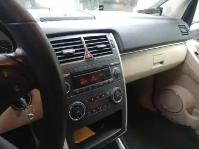 Здавання транспортного засобу mercedes-benz clase b (w245) 2.0 cdi cat року 2006 потужний 