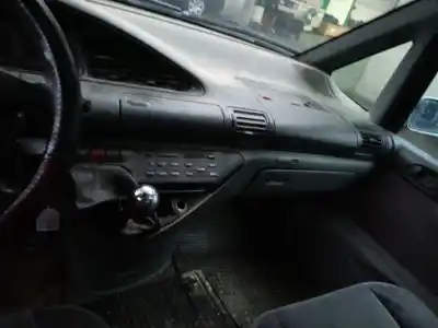 Veículo de Sucata peugeot 806 2.0 hdi do ano 2002 alimentado rhz