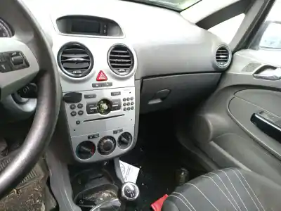 Scrapping Vehicle opel corsa d 1.2 cat (a 12 xer / ldc) of the year 2010 powered a12xer