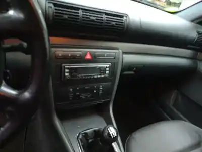 Veículo de Sucata audi a4 berlina (b5) 1.9 tdi do ano 2000 alimentado ajm