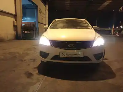 Scrapping Vehicle kia cee'd fastback (ed) 1.4 of the year 2011 powered d4fa