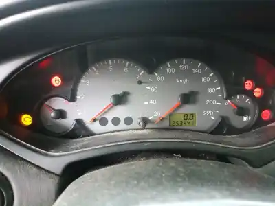 Veículo de Sucata ford focus berlina (cak) 1.6 16v cat do ano 1999 alimentado fyda