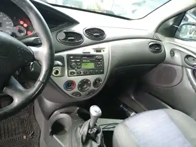 Veículo de Sucata ford focus berlina (cak) 1.6 16v cat do ano 1999 alimentado fyda