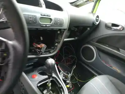 Veículo de Sucata seat leon (1p1) 1.9 tdi do ano 2007 alimentado bxe