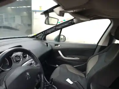 Veicolo di demolizione peugeot 308 1.6 16v hdi dell'anno 2008 alimentato 9h02