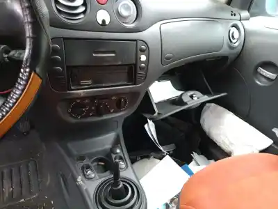 Veículo de Sucata citroen c2 (jm_) 1.4 do ano 2003 alimentado kfv