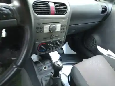 Veicolo di demolizione opel corsa 3 c 1.3 cdti 70ch manual dell'anno 2005 alimentato z13dt