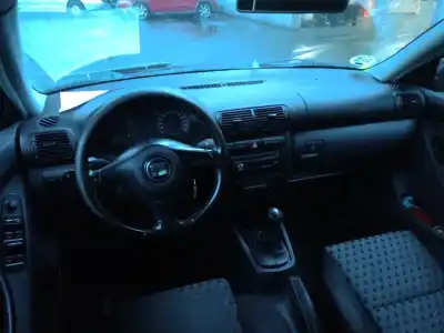 Scrapping Vehicle seat leon (1m1) 1.6 16 v of the year 2001 powered azd