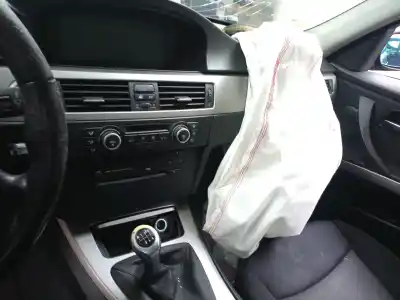 Veículo de Sucata bmw serie 3 berlina (e90) 320d do ano 2007 alimentado 204d4