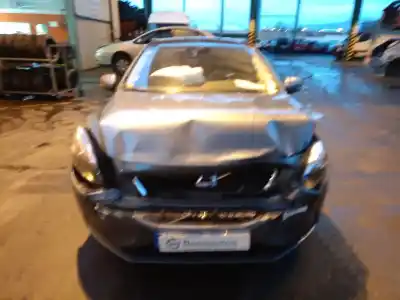 Vehicul casat volvo v40 fastback (525) d3 al anului 2013 alimentat d5204t6